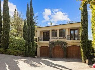 587 Entrada Dr, Santa Monica, CA 90402