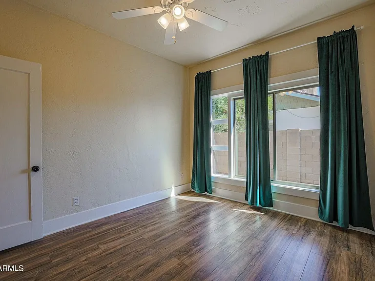 1005 E Moreland St — Photo 20