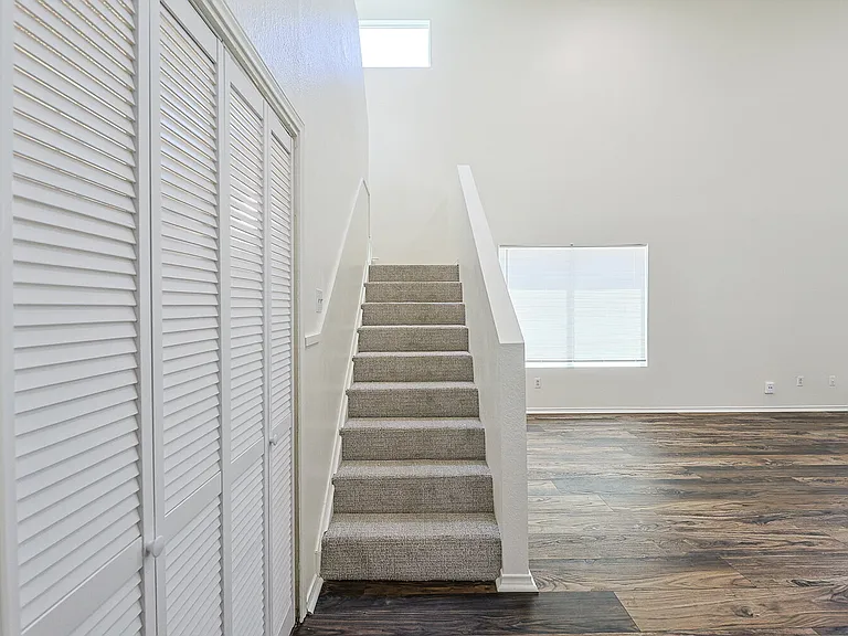 8308 Albany Ave — Photo 9