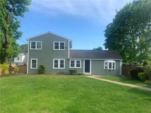 52 Pleasant View Rd, Warwick, RI 02888