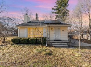 615 Smith Rd, Midland, MI 48640