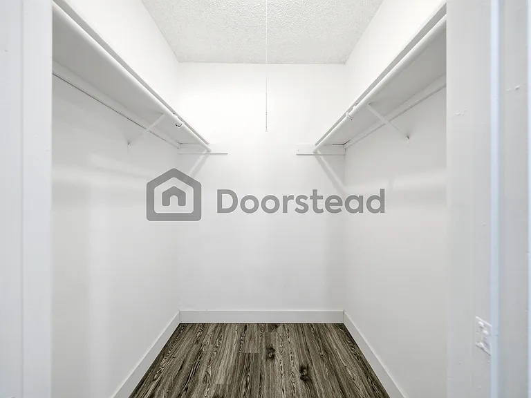 1826 S Bundy Dr #5 — Photo 16