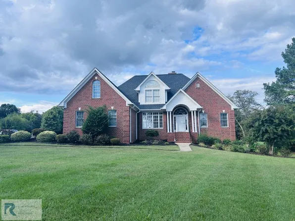860 Golf Club Rd, Danville, VA 24540