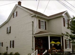 245 E White St, Summit Hill, PA 18250