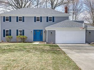 2452 Glen Valley Dr, Westlake, OH 44145