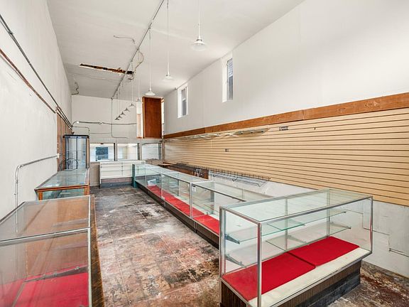 4th image of Telegraph Ave