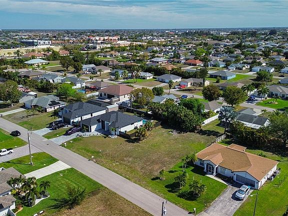3rd image of 617 SW 11th Pl