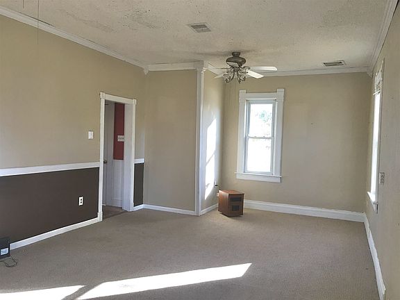 5th image of 308 N Oak St