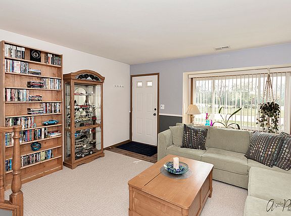 4th image of 34044 N White Oak Ln