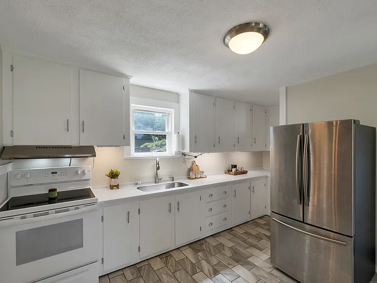 23 Chester St #1 — Photo 10