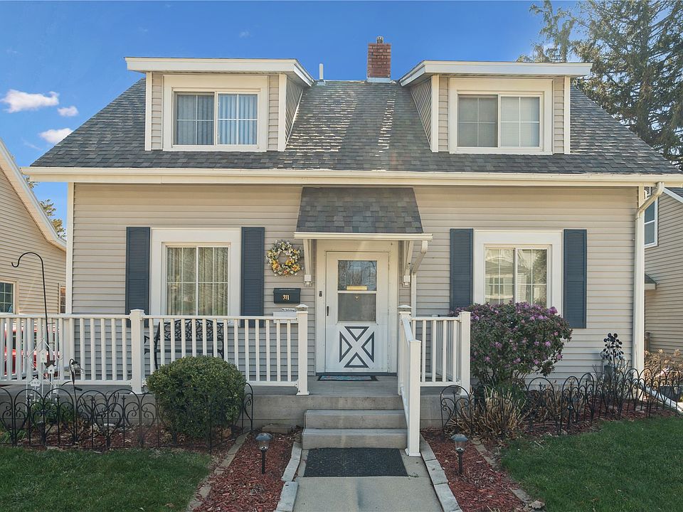 1st image of 311 22nd St NE