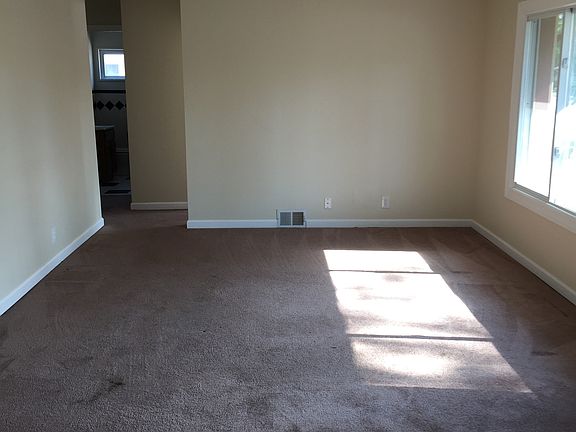 2nd image of 1217 E Harwood Ave