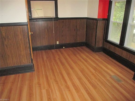 2nd image of 1704 E Midlothian Blvd