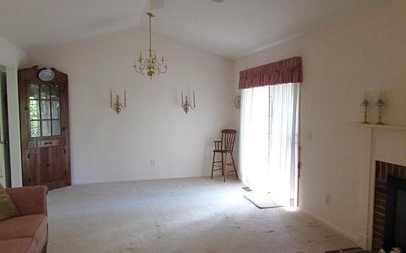 5th image of 7 Saint James Cir