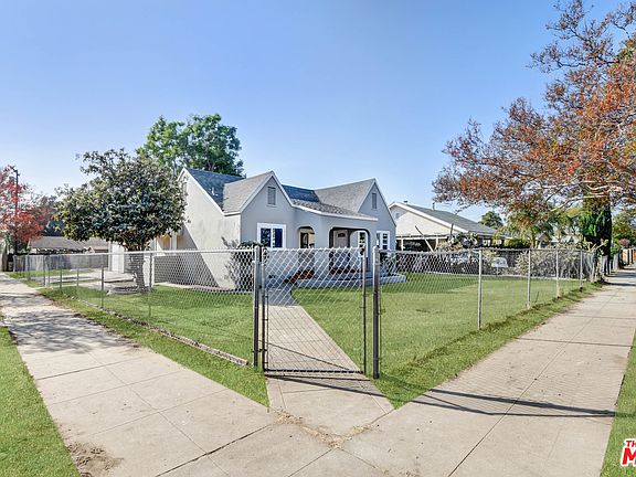 2nd image of 807 W 19th St
