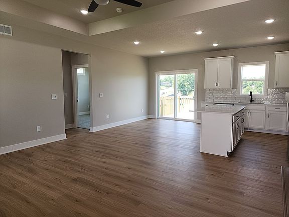 2nd image of 1807 Camblin Dr