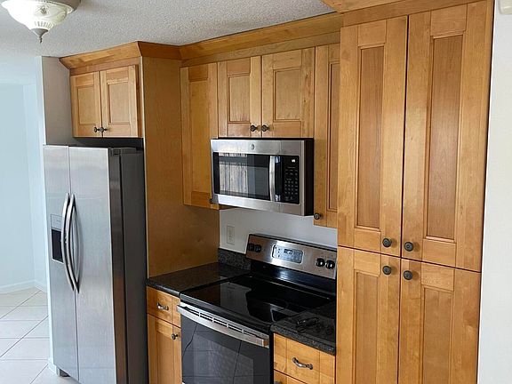 5th image of 5114 NW 27th Ct