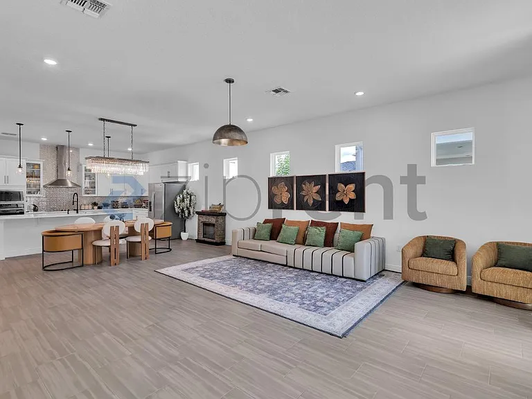 10382 Marconi Ave — Photo 8