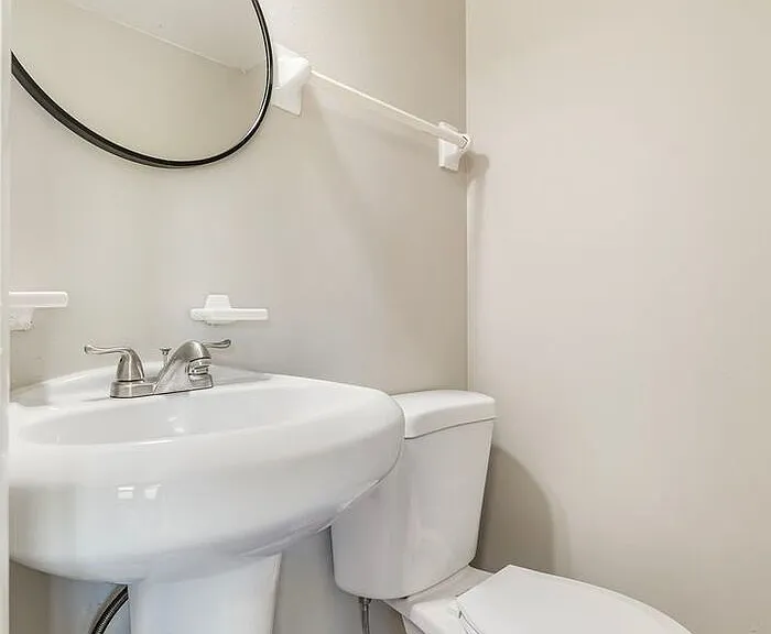 743 McPherson Dr — Photo 7