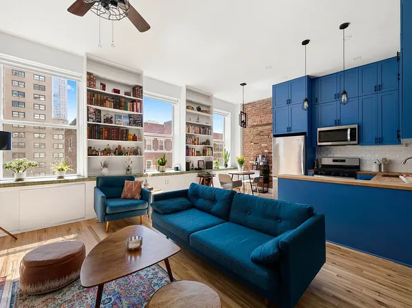 305 W 55th St APT 4D, New York, NY 10019