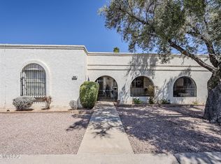 9061 E Palms Park Dr, Tucson, AZ 85715