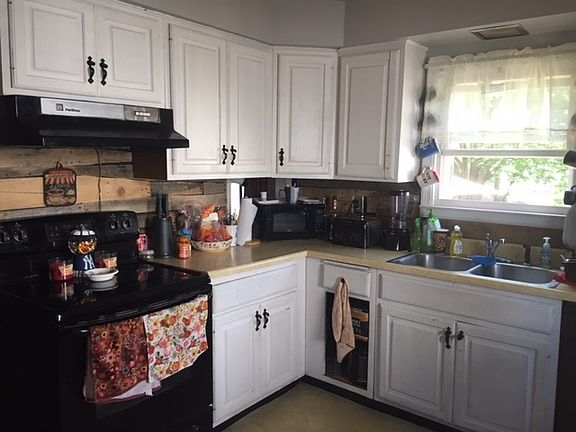 2nd image of 1 Linden St