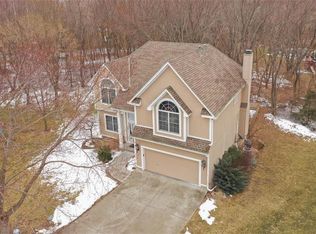 6001 NE Agate Cir, Lees Summit, MO 64064