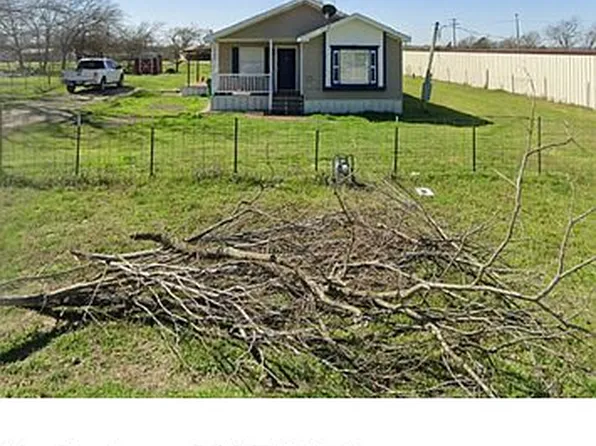 508 N 5th St, Lott, TX 76656
