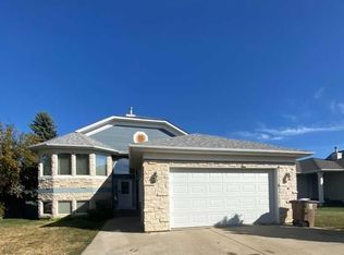 71 Park Pl W, Brooks, AB T1R 1G6