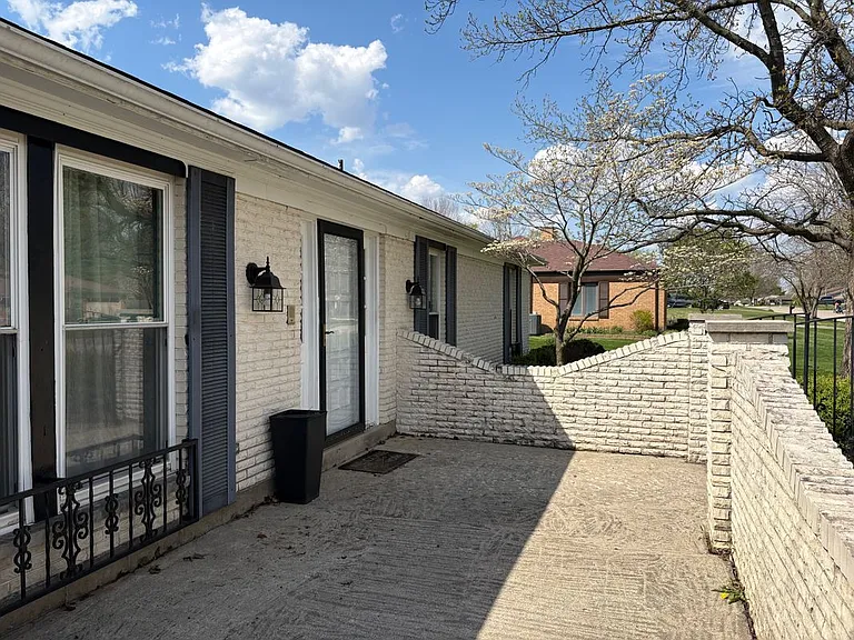 2087 Granada Dr — Photo 4