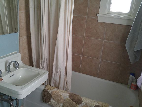 4th image of 5251 12th Ave NE Unit D