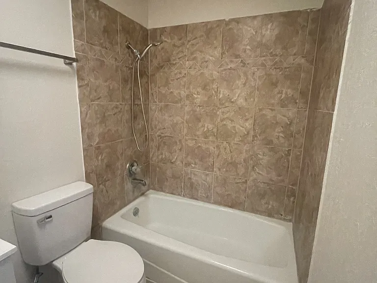 5761 Longview Dr — Photo 14