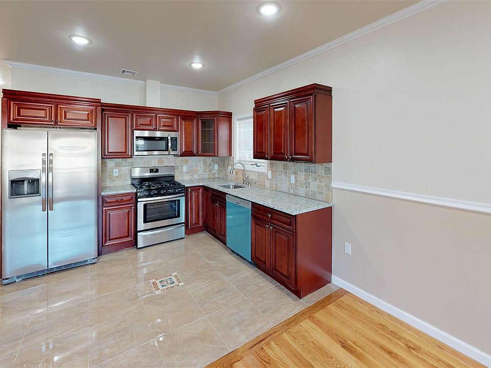 195-Gates-Ave-Kitchen