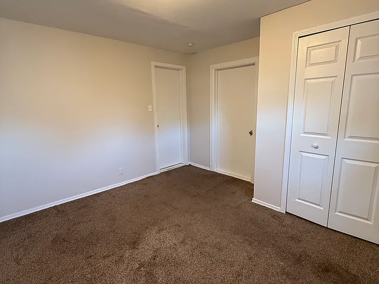 13460 Georgiana Ave — Photo 10