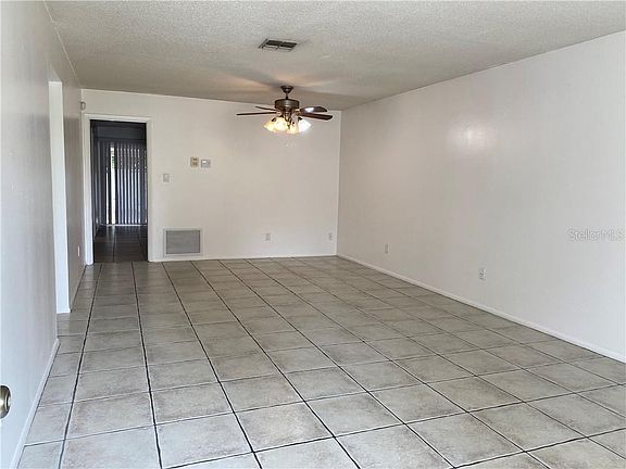 2nd image of 613 Quail Hollow Dr