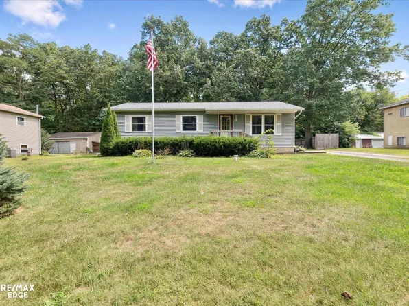 15151 Cisco Dr, Linden, MI 48451