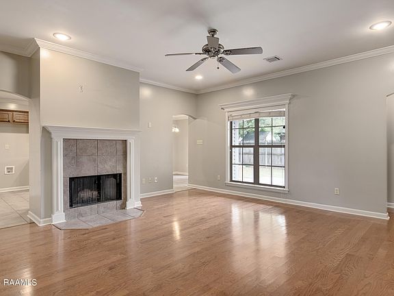 3rd image of 106 Pelican Haven Cv