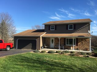 5981 N Oak Rd, Freeport, IL 61032