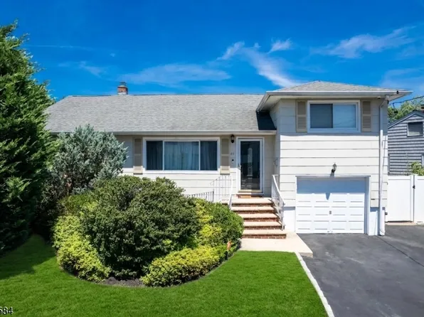 44 Lorrie Ln, Clifton City, NJ 07012