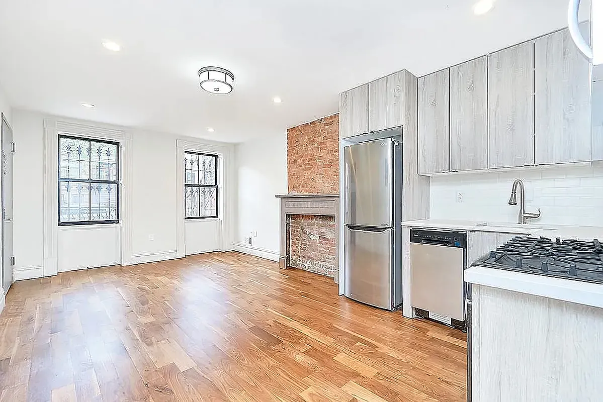 838 Hancock Street — Photo 2