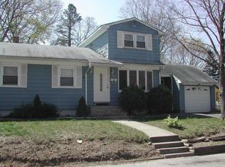 70 Windsor Park Dr, Coventry, RI 02816