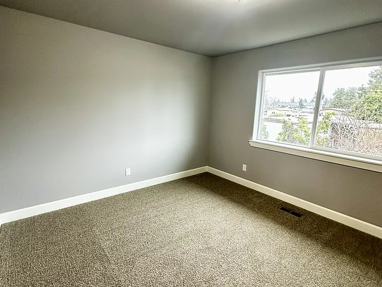 3752 Peter Ln NE #3752 — Photo 13