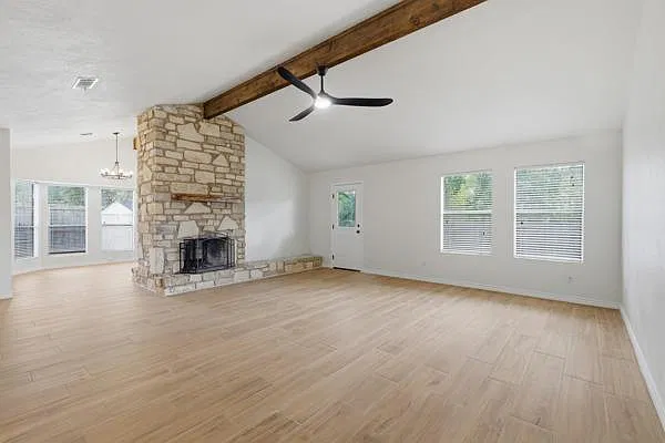 3 bed, 2.0 bath, 1517 sqft, $1,995 — Photo 3