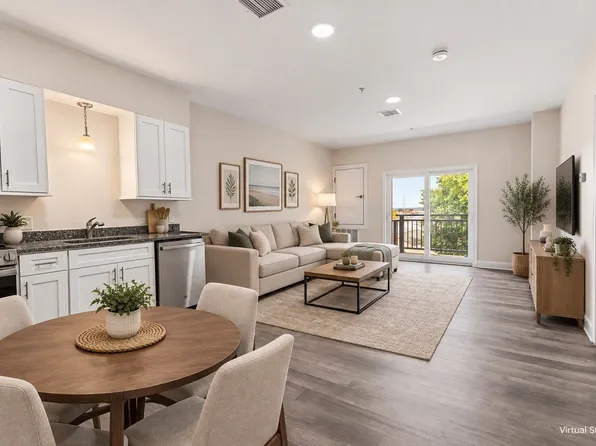 10 Franklin St #203, Revere, MA 02151
