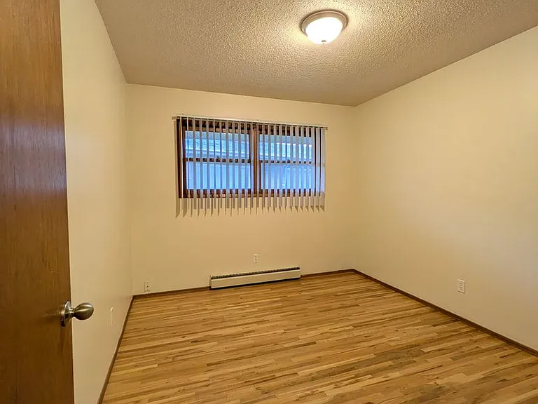 Bel Air Apartments — Photo 27