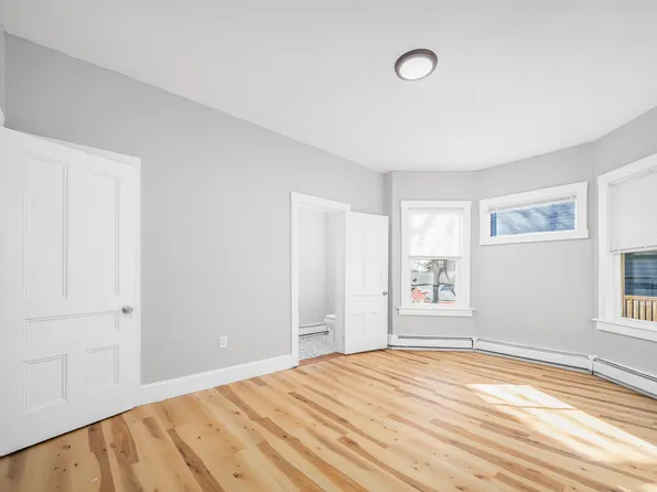 200 Lexington Ave APT 2, Providence, RI 02907