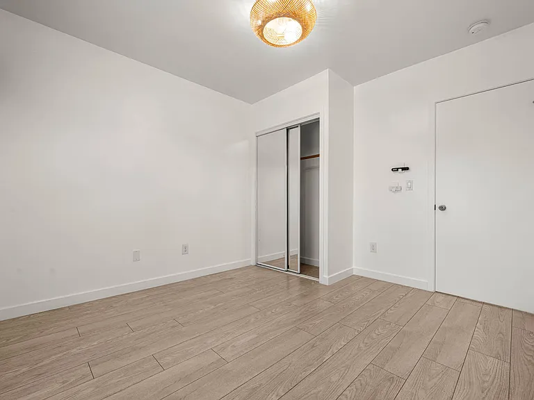 4018 Monroe St — Photo 10