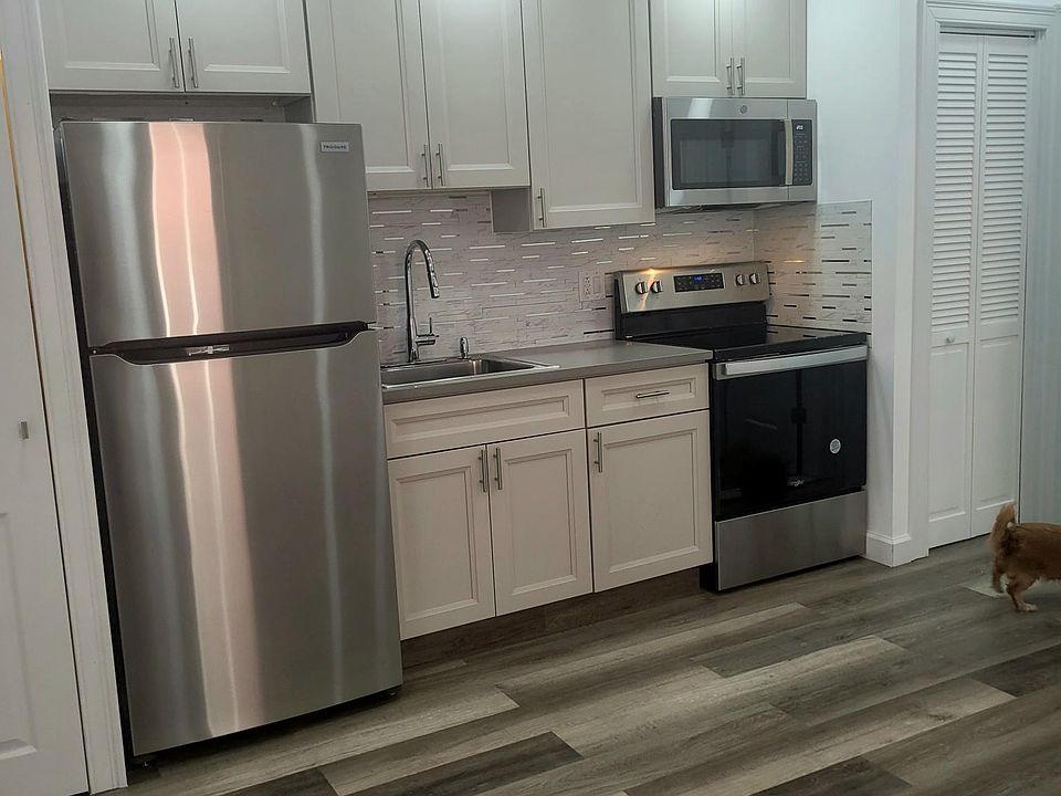 1st image of 2708 W Girard Ave Floor 2