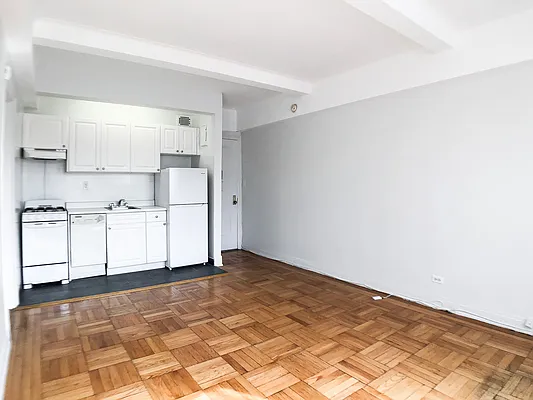 Rented by City Connections Realty | media 2