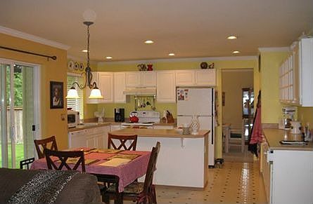 5th image of 10428 Wildflower Ct E
